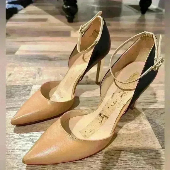 Nine West Black & Tan Gold Ankle Strap Heels size 7 1/2 used worn once - Picture 1 of 4